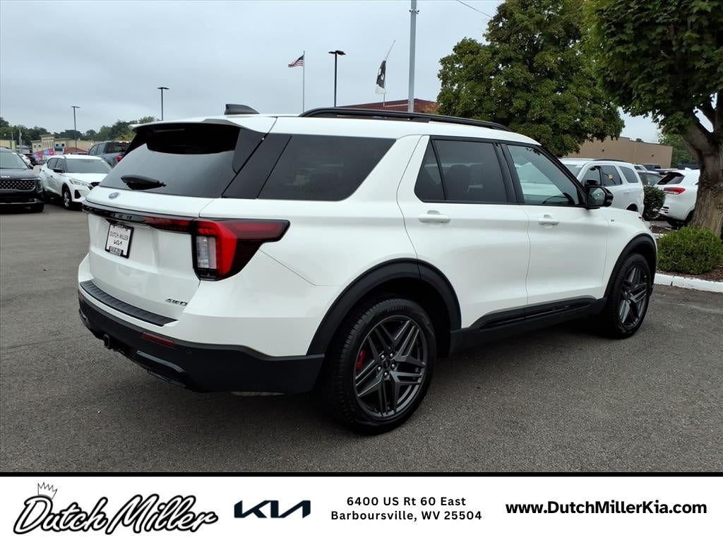 2025 Ford Explorer ST-Line