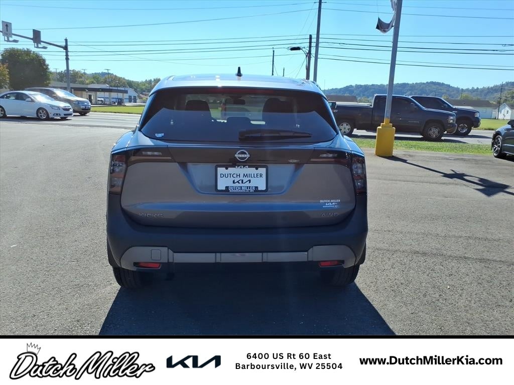 2025 Nissan Kicks SV
