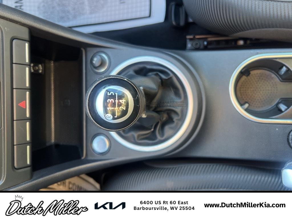 2013 Volkswagen Beetle 2.5L w/Sun