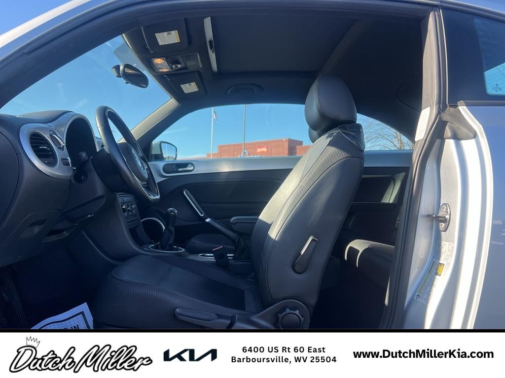 2013 Volkswagen Beetle 2.5L w/Sun