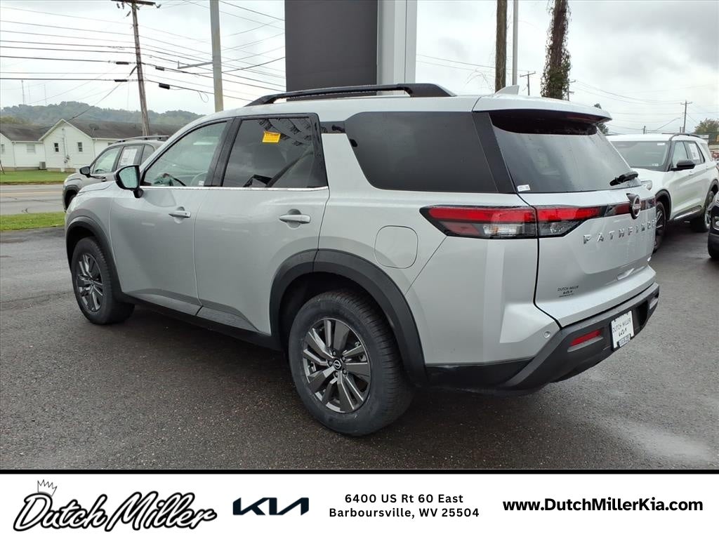 2025 Nissan Pathfinder SV