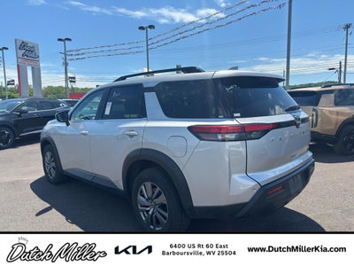 2025 Nissan Pathfinder SV
