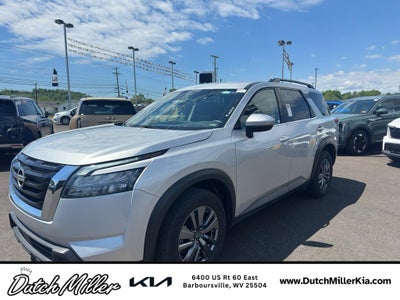 2025 Nissan Pathfinder SV