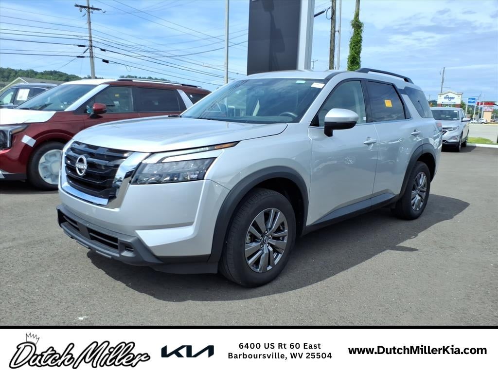 2025 Nissan Pathfinder SV
