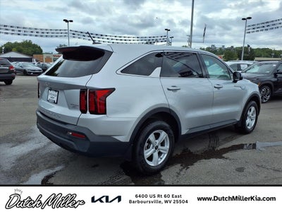 2022 Kia Sorento LX