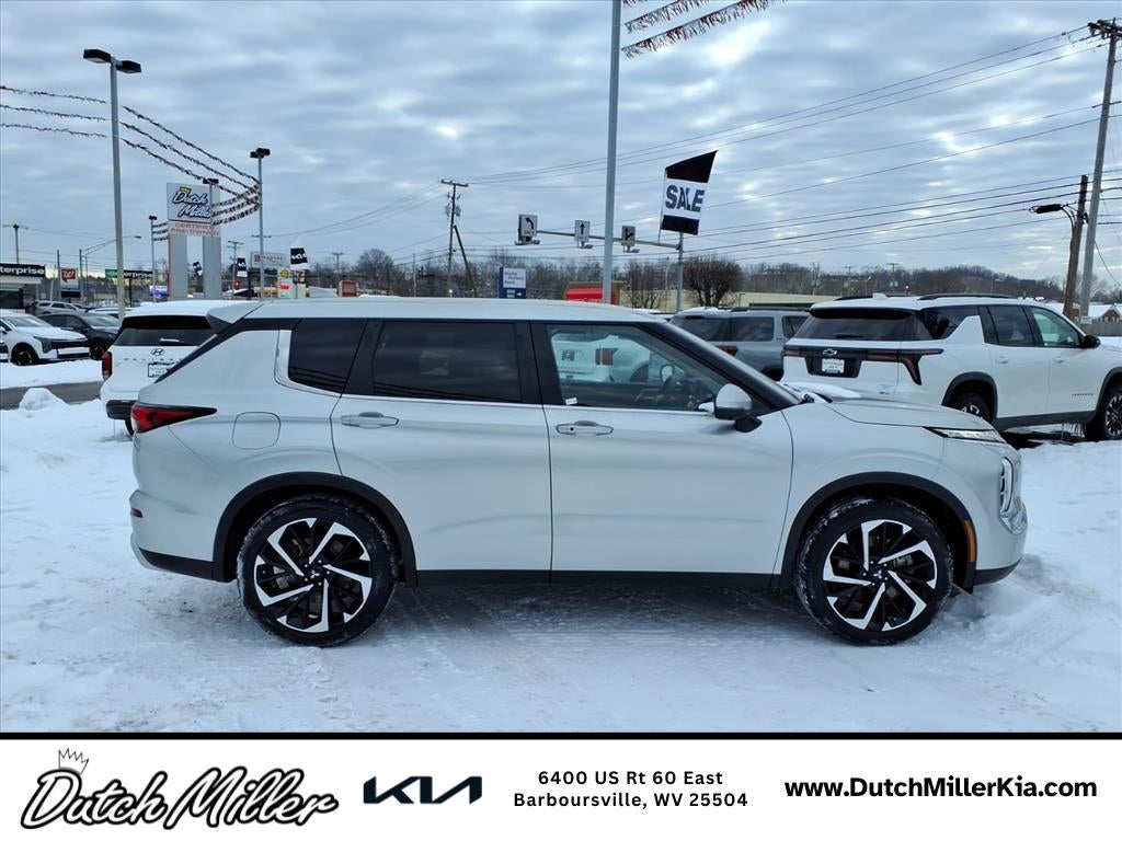 2024 Mitsubishi Outlander SE