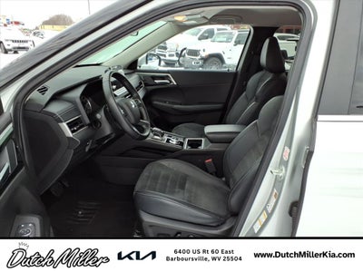 2024 Mitsubishi Outlander SE