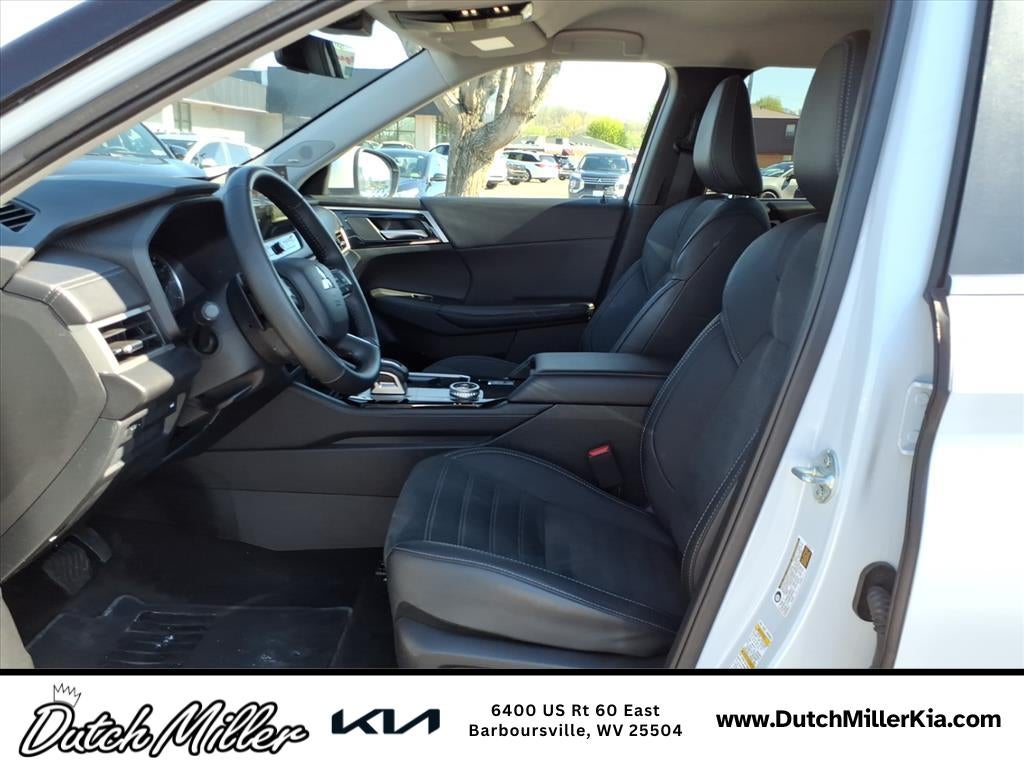 2025 Mitsubishi Outlander SE