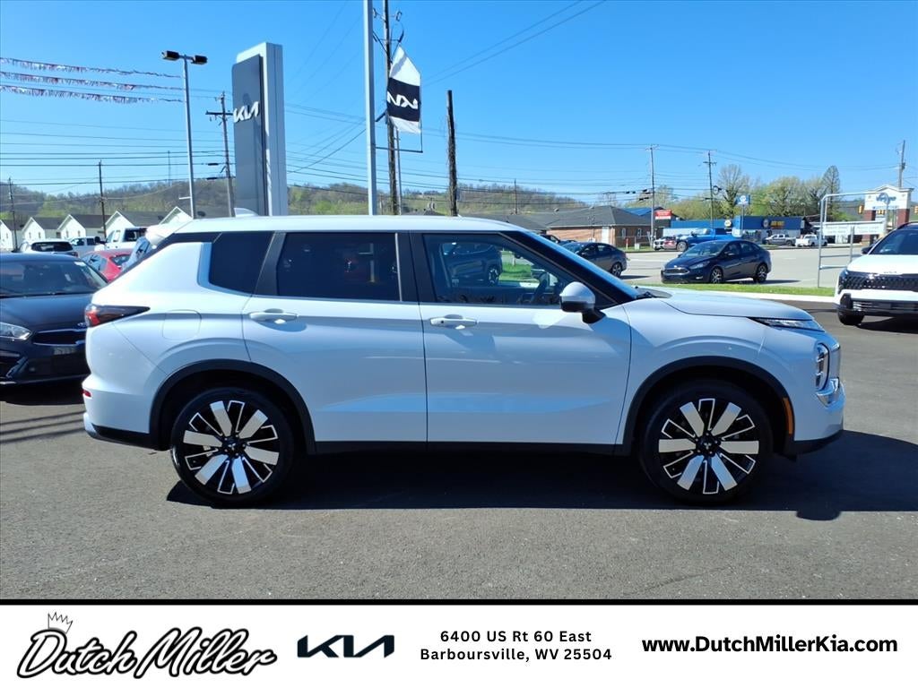 2025 Mitsubishi Outlander SE