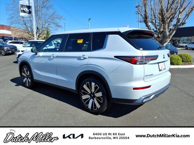 2025 Mitsubishi Outlander SE