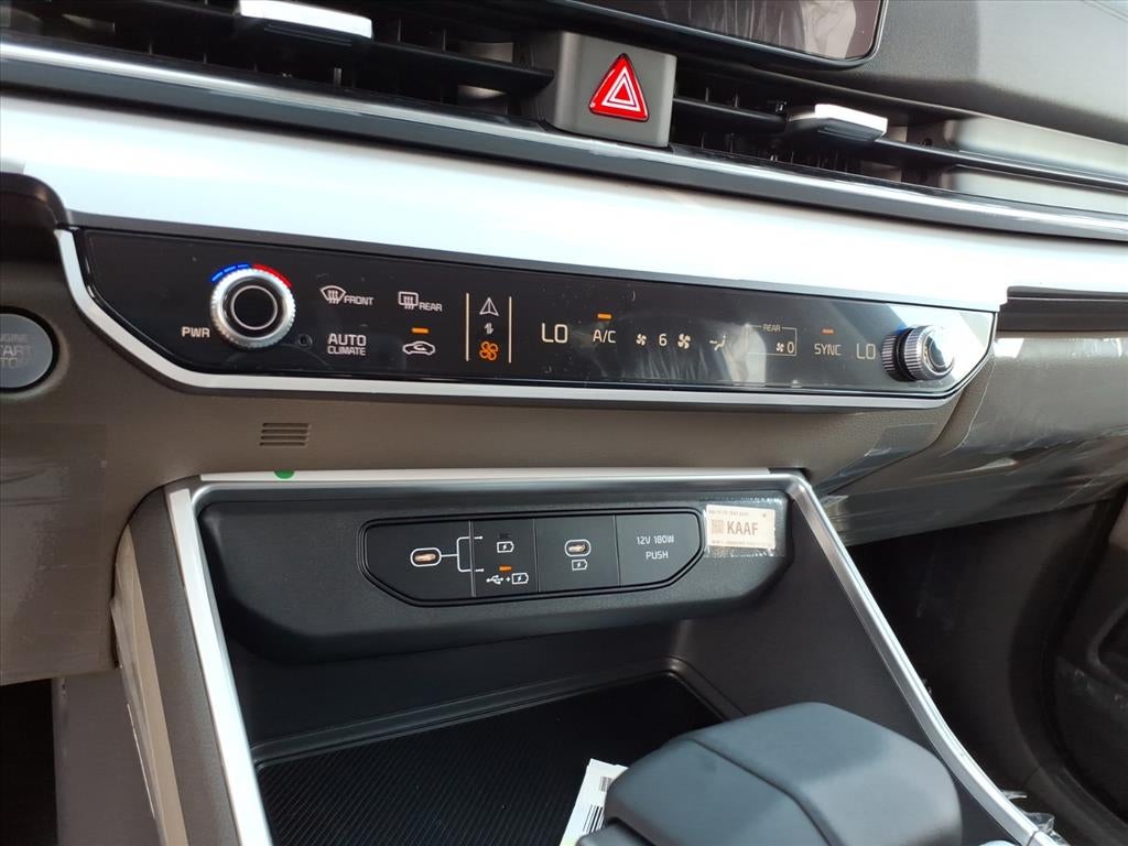 2027 Kia Carnival LX