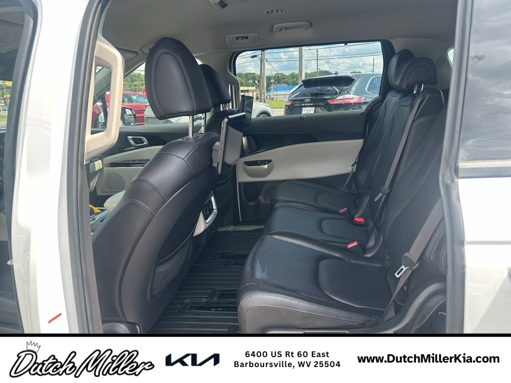 2023 Kia Carnival SX
